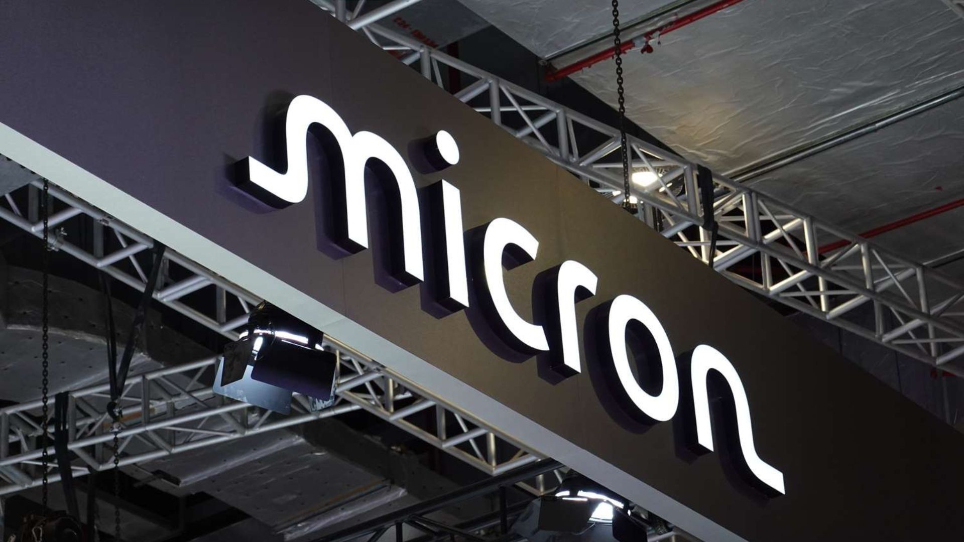 سهم "Micron Technology" يرتفع 7% بعد قفزة قوية في الجلسة السابقة