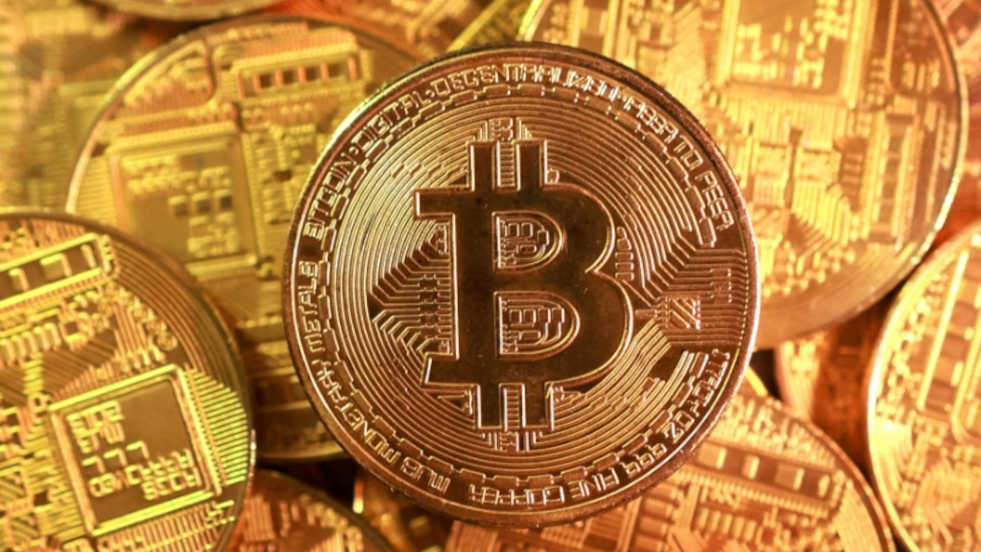 البيتكوين تتجاوز 80 ألف دولار وسط ترقب قانون الشفافية
