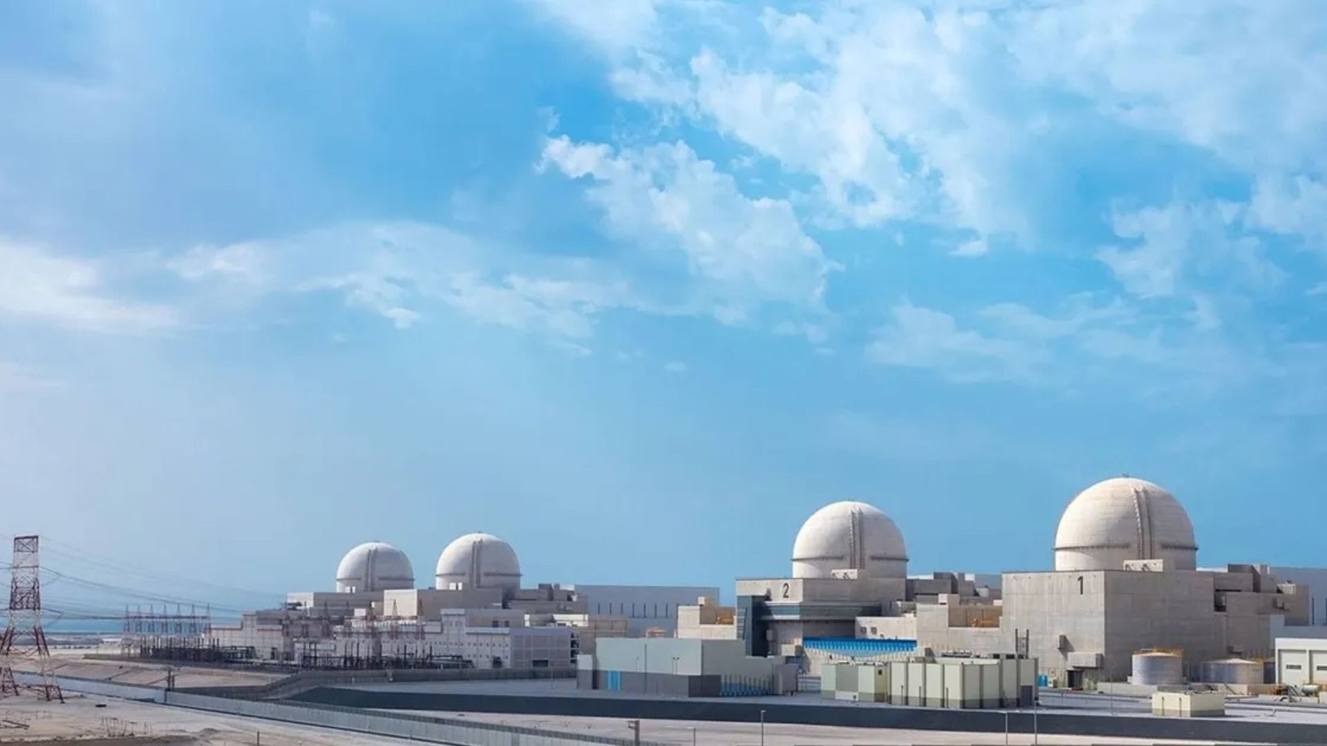 الإمارات تعلن إعادة التيار إلى وحدة بمحطة براكة بعد هجوم مسيّر دون تأثير إشعاعي