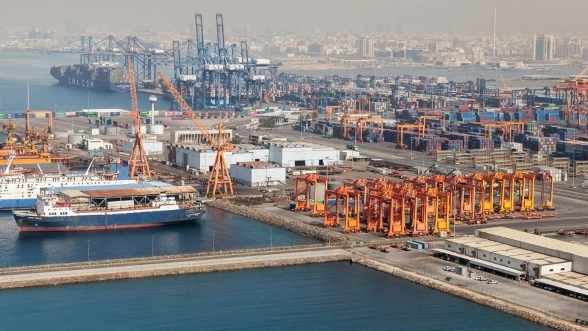 السعودية تدشّن خدمة الشحن "البحر الأحمر السريع"