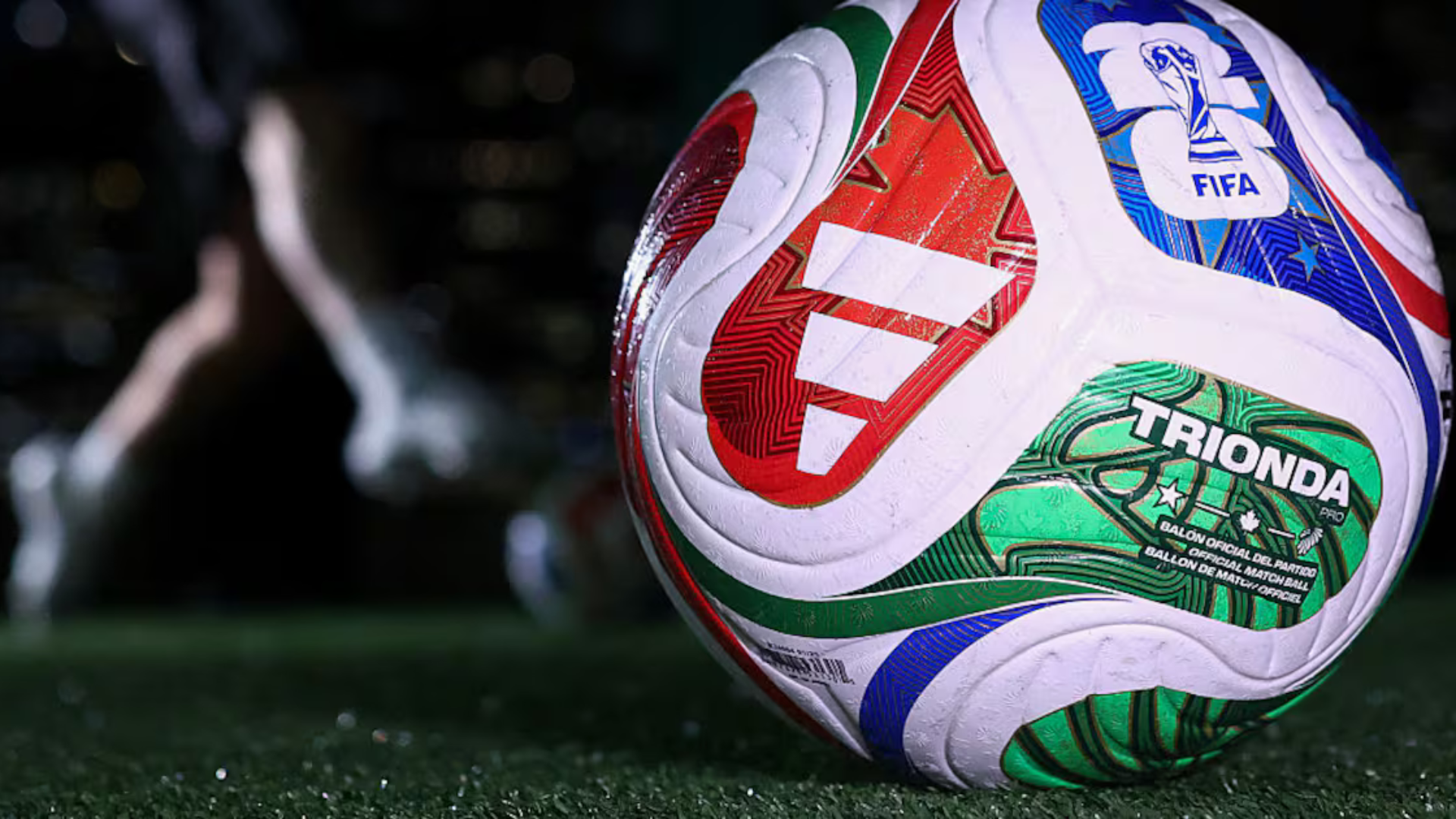 تقنية تُدير المونديال.. كرة كأس العالم 2026 تدخل الملعب بعد "الشحن"