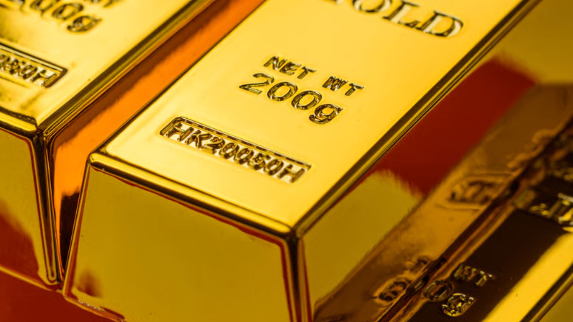 أسعار الذهب تتعافى مع ضعف الدولار وانخفاض النفط
