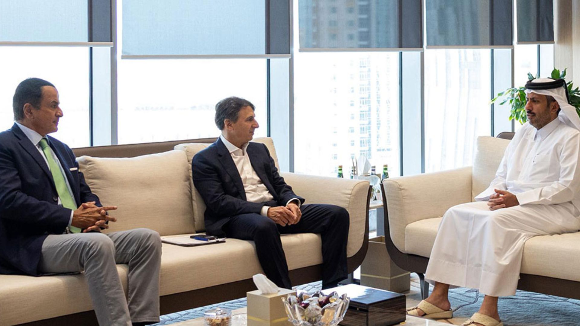 قطر وأبولو تبحثان فرص جذب الاستثمارات
