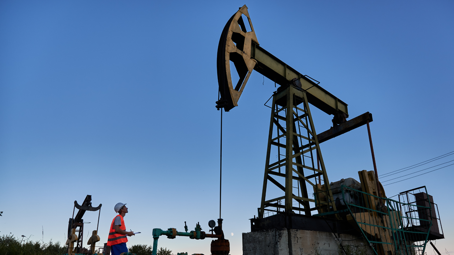 هبوط النفط بأكثر من 4% عقب اتفاق أمريكي إيراني