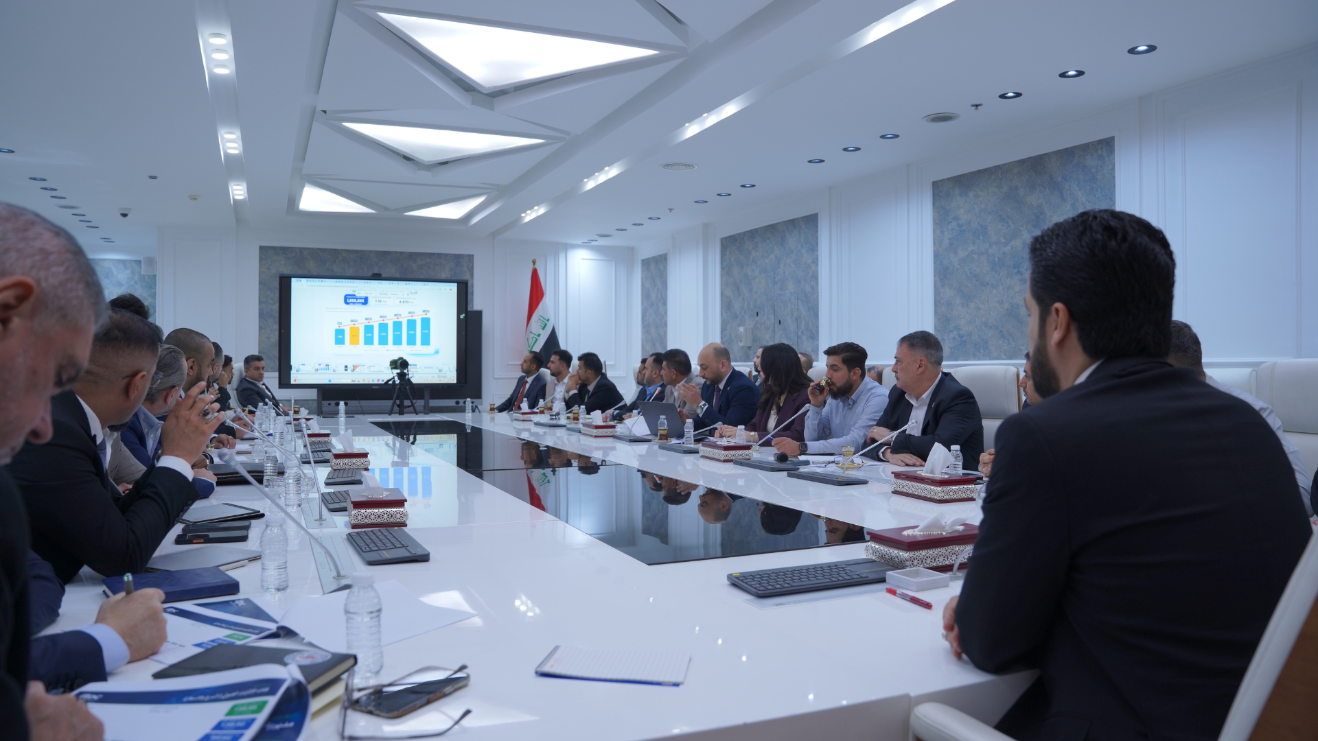 وزير الاتصالات العراقي يطرح زيادة سرعة الإنترنت 20% دون رفع الأسعار