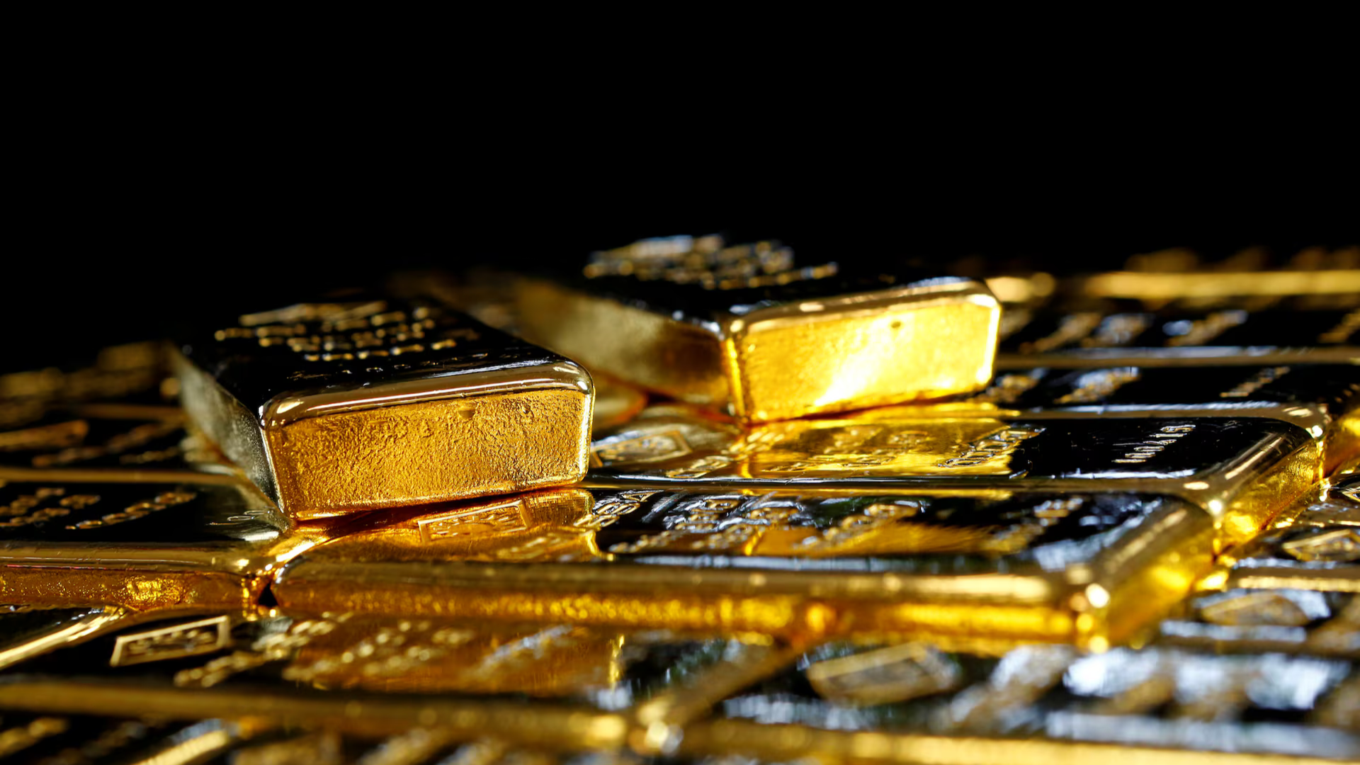 الذهب يرتفع 0.2% ويستقر قرب أعلى مستوى في أسبوع