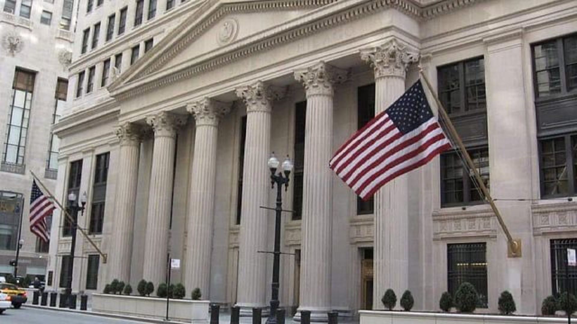 الفيدرالي الأميركي يثبت أسعار الفائدة متماشياً مع توقعات الأسواق