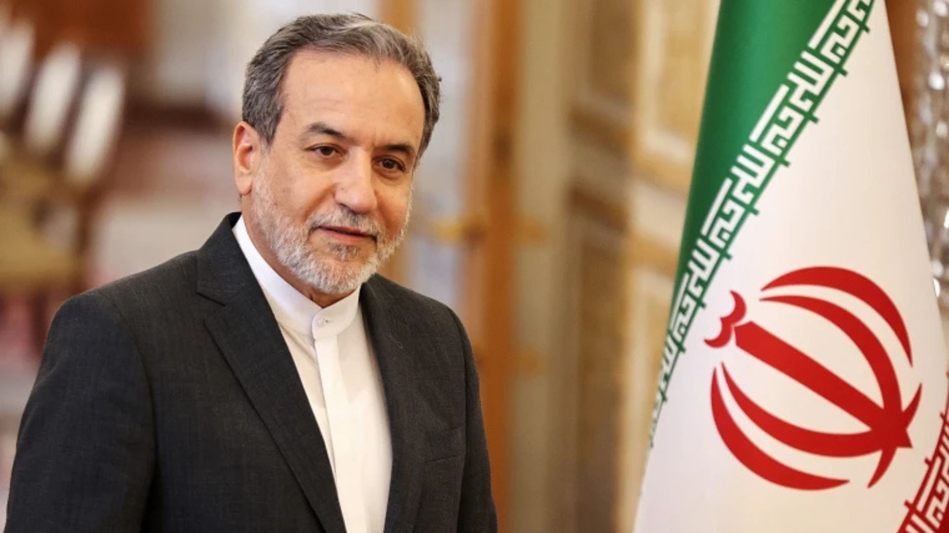 عراقجي: تم إعفاء صادرات النفط ورفع الحصار والإفراج عن بعض الأصول المجمدة وإطلاق خطة لإعادة الإعمار في إيران