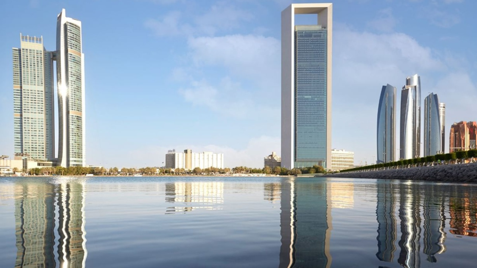 جائزة أبوظبي تُسند أكبر مشروع غطاء غازي في العالم إلى تحالف تقوده أدنوك