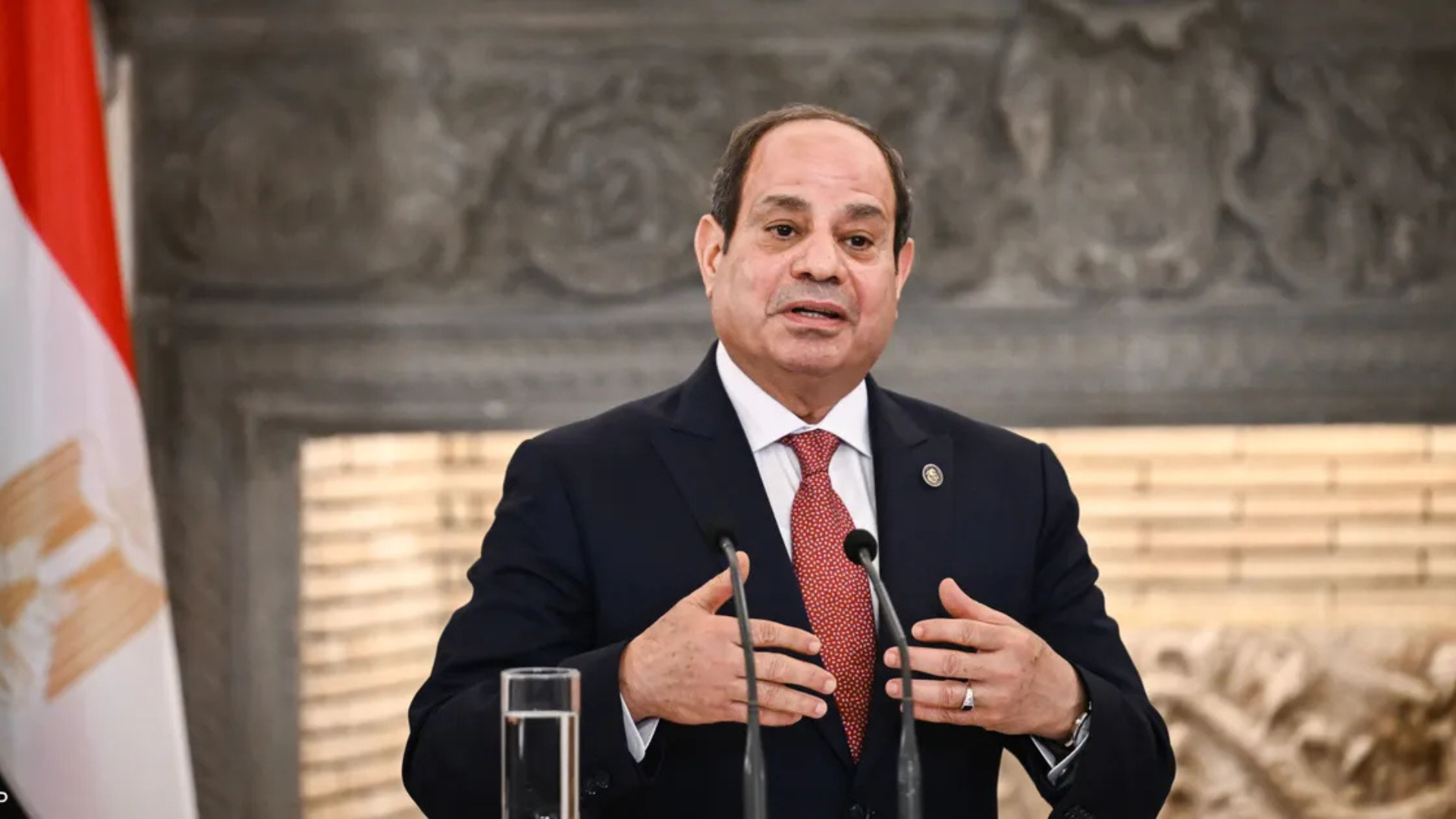 الرئيس المصري: خسرنا 10 مليارات دولار من إيرادات قناة السويس