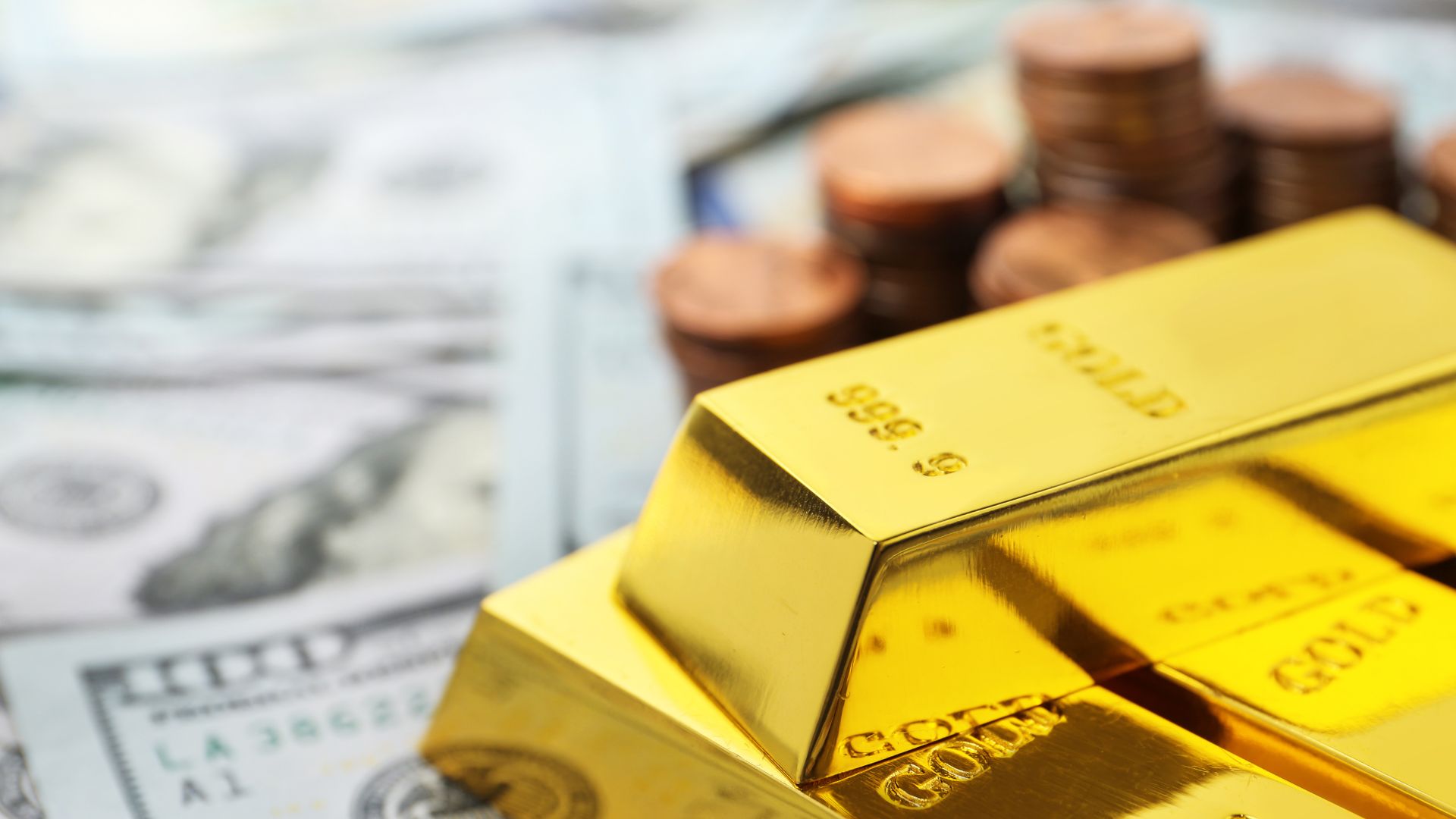 صعود الذهب بدعم انخفاض أسعار النفط وتراجع المخاوف التضخمية