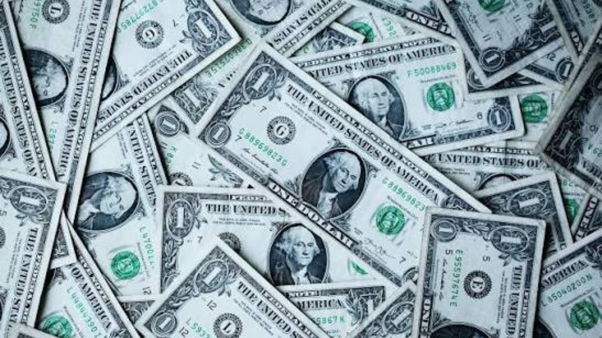 هدوء التوترات الجيوسياسية يدفع الدولار للتراجع والنفط للهبوط