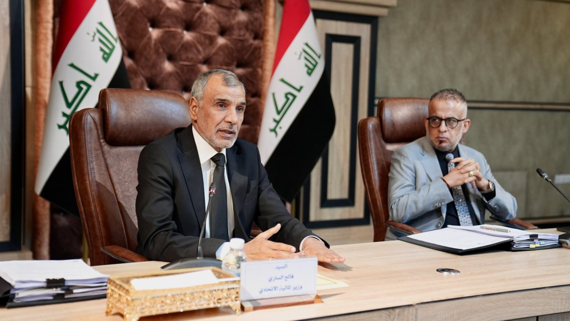 وزير المالية العراقي يحذر من آزمة سيولة تهدد صرف الرواتب