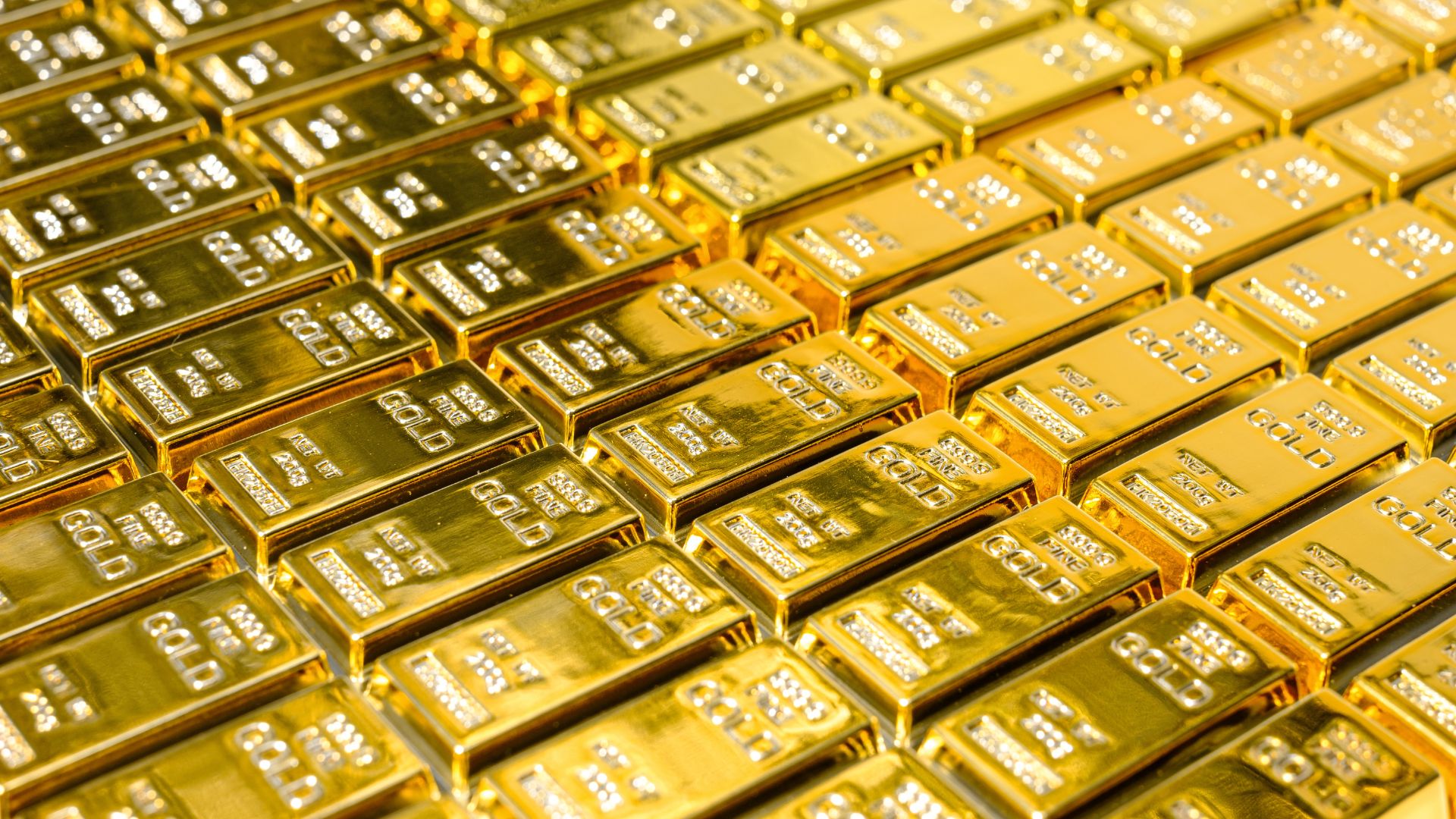 الذهب يتراجع عن أعلى مستوى في 7 أسابيع قبيل بيانات التضخم الأميركية