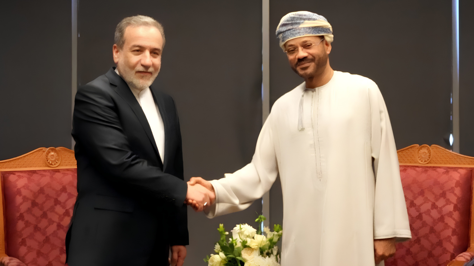 الخارجية الإيرانية: عراقجي بحث مع نظيره العماني الظروف المناسبة لاستئناف المحادثات وتطورات الملاحة في هرمز
