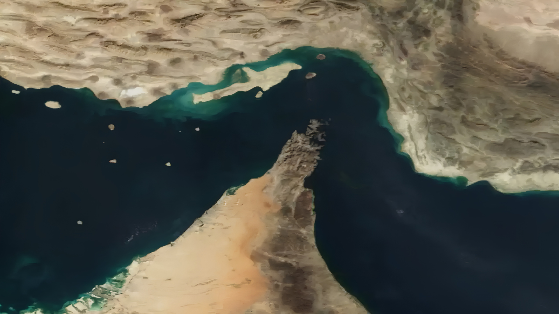 حركة الشحن عبر هرمز تهبط لأدنى مستوى منذ مايو    