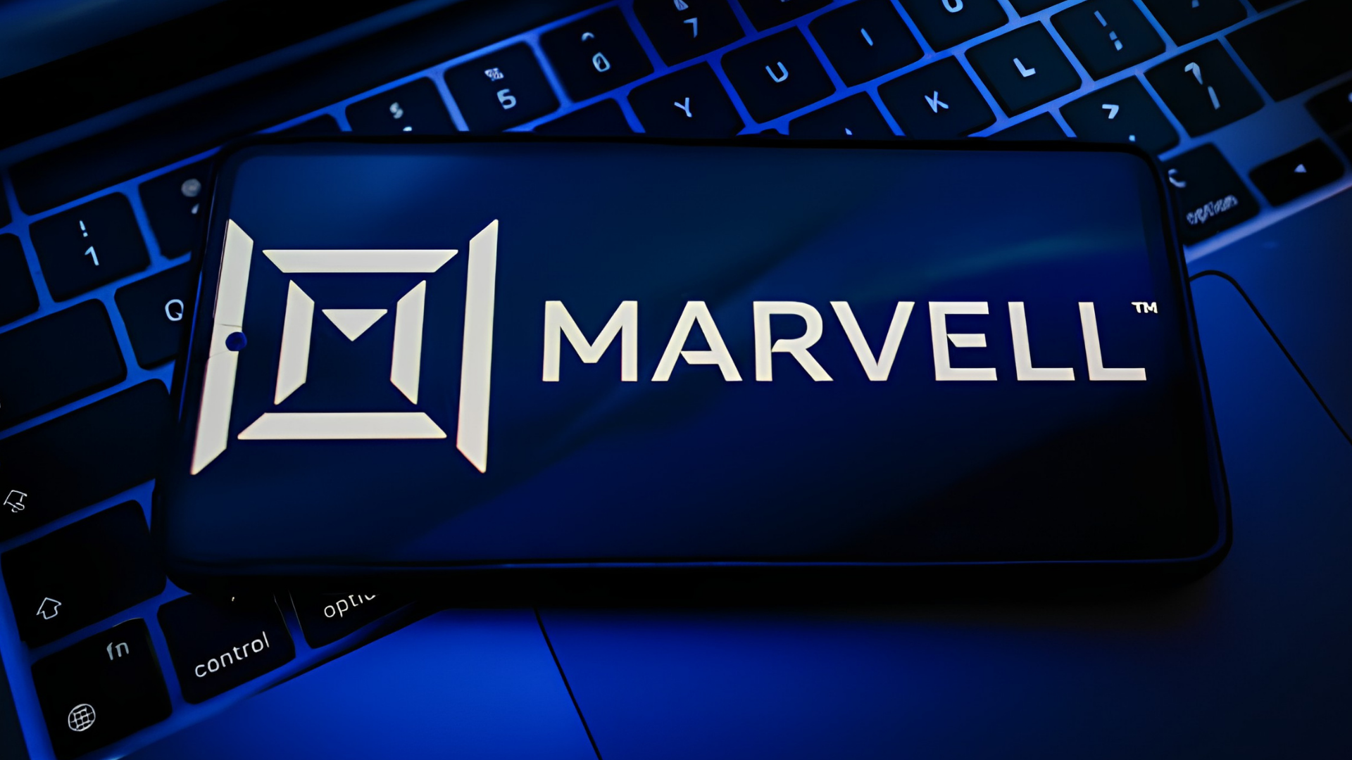 سهم Marvell يهوي 8% رغم نتائج فصلية قوية وتجاوز الإيرادات للتوقعات 