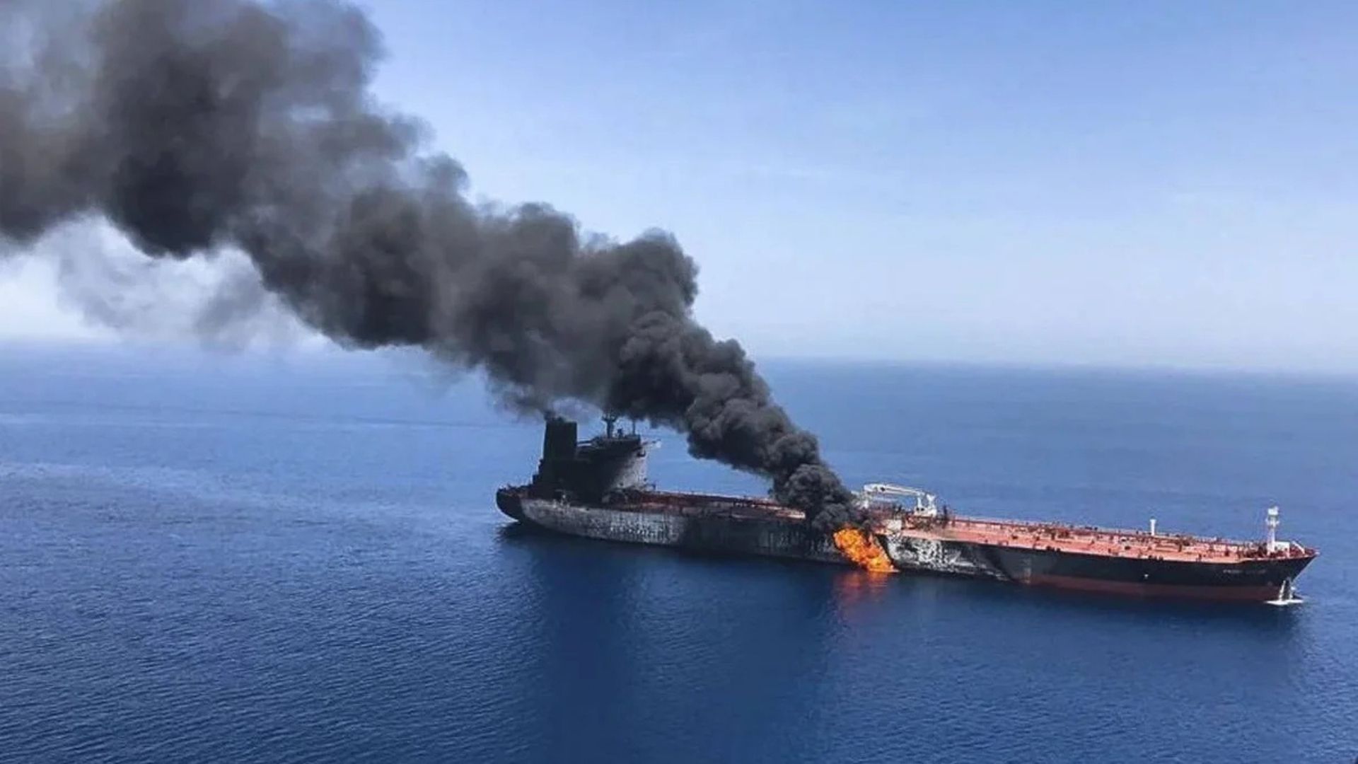 هيئة بحرية بريطانية: ناقلة تتعرض لهجوم أثناء مغادرة مضيق هرمز