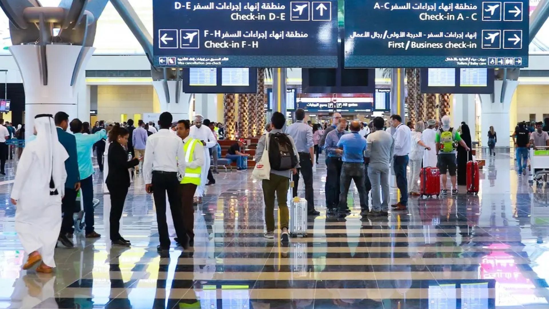 7.7  مليون مسافر عبر مطارات سلطنة عُمان حتى نهاية يوليو 2026 
