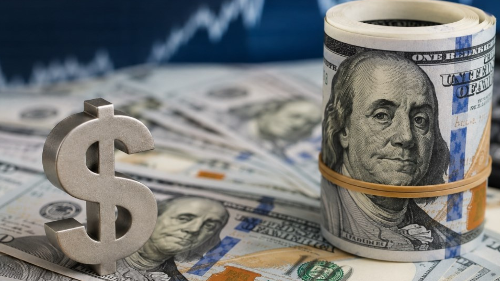 الدولار يصعد مع زيادة الرهانات على رفع أسعار الفائدة الأمريكية