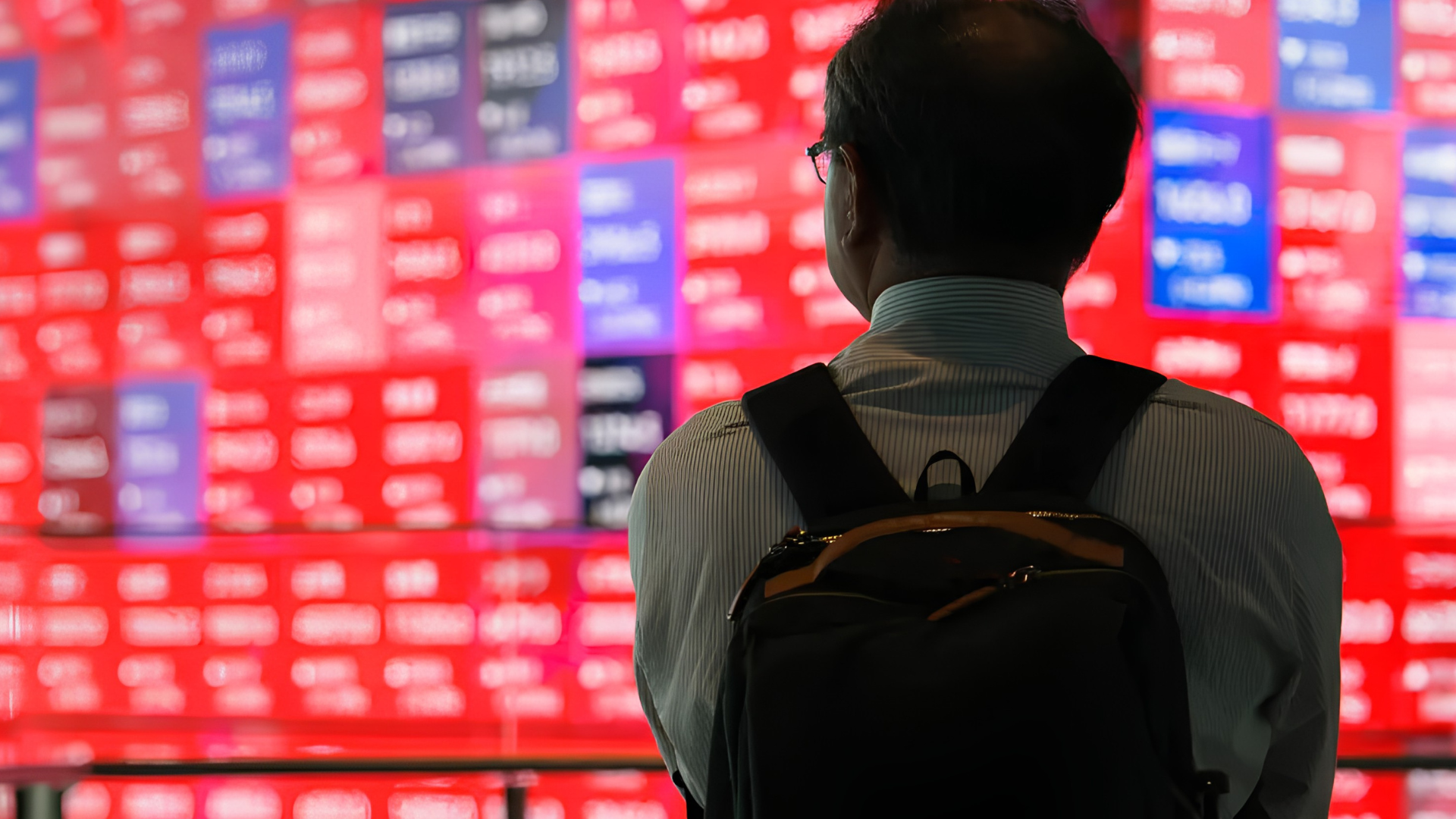 نيكاي يصعد بفضل تراجع النفط، وقرار رفع الفائدة الأمريكية