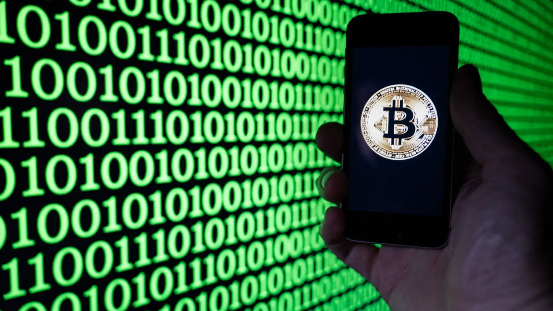 البيتكوين تعاود الارتفاع فوق مستوى 80 ألف دولار