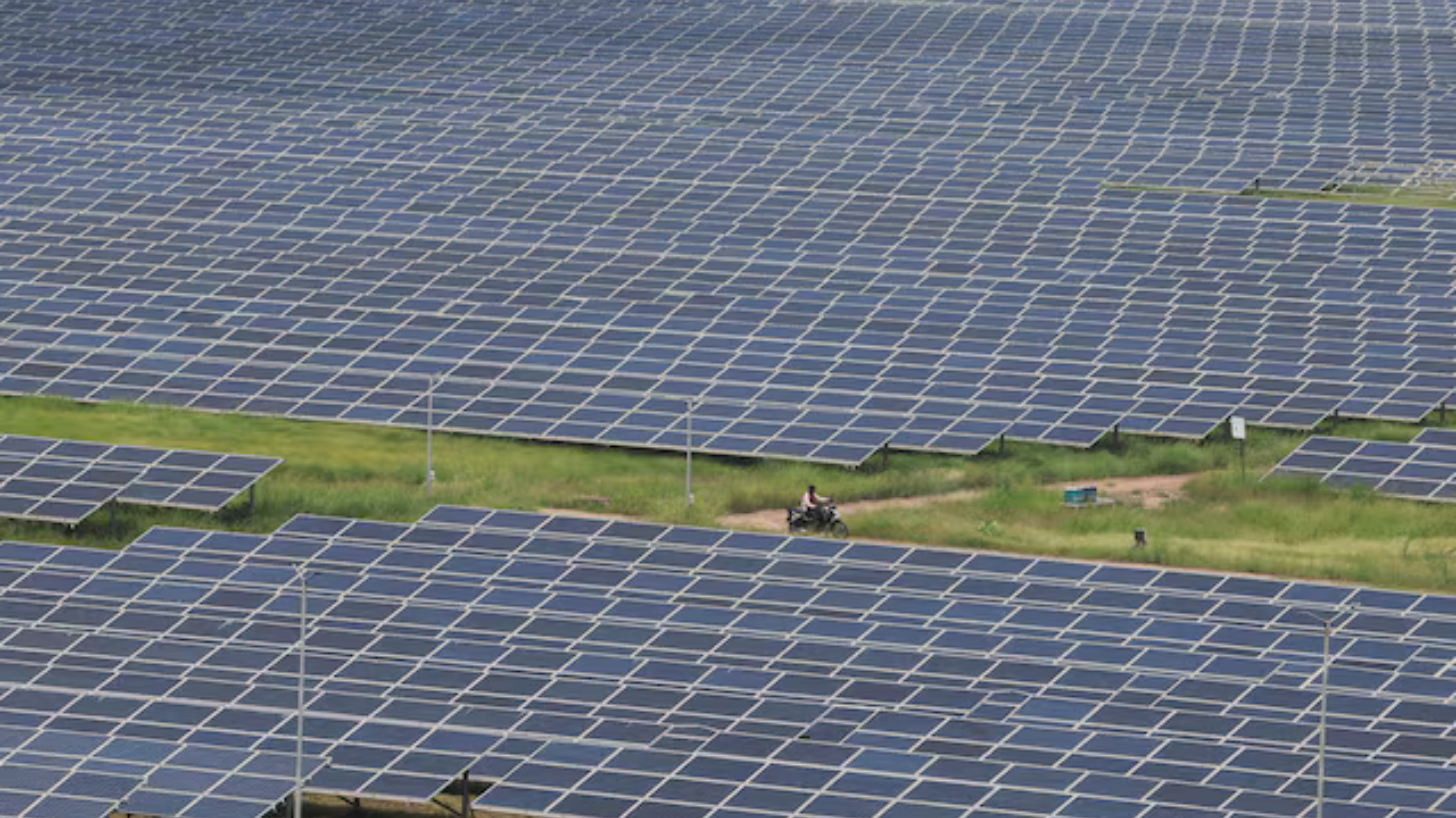 زيادة الطاقة المتجددة بأكثر من المثلين ضرورة للوفاء بتعهد مناخي لعام 2030