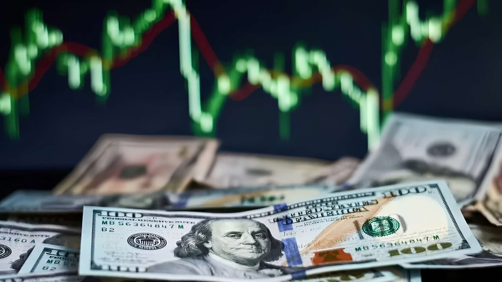 الدولار قرب أعلى مستوياته في شهرين وسط توقعات رفع أسعار الفائدة