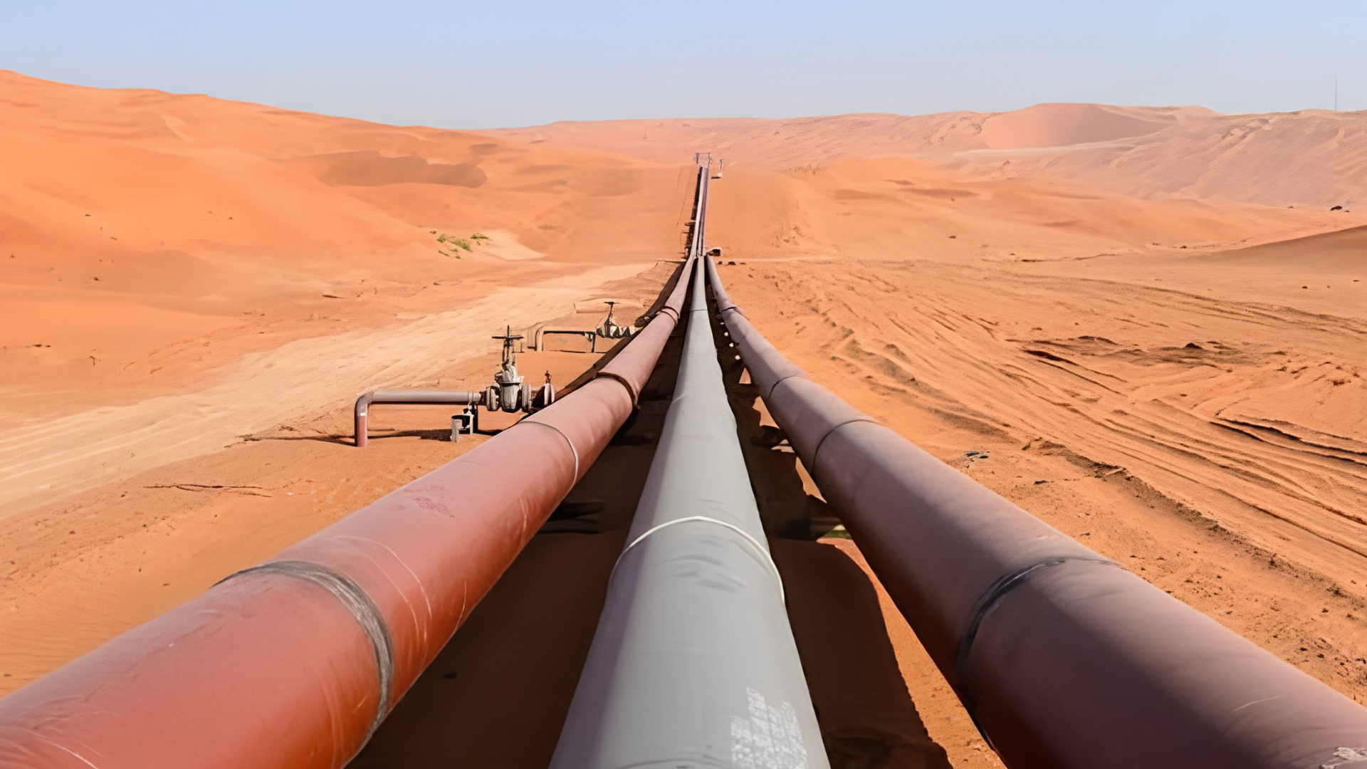 السعودية تستأنف تحميل النفط من ينبع بعد إعادة تشغيل خط شرق-غرب