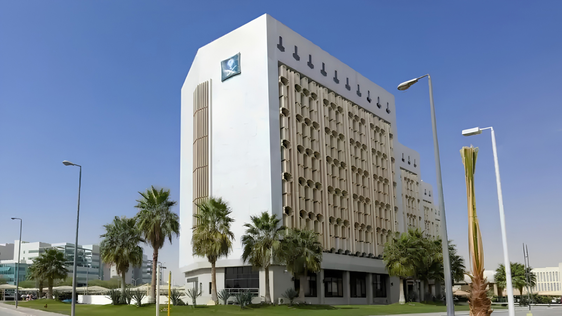 السعودية تعتمد دليلاً جديداً لتراخيص الاستيراد وتحدّث قائمة السلع الخاضعة للتنظيم