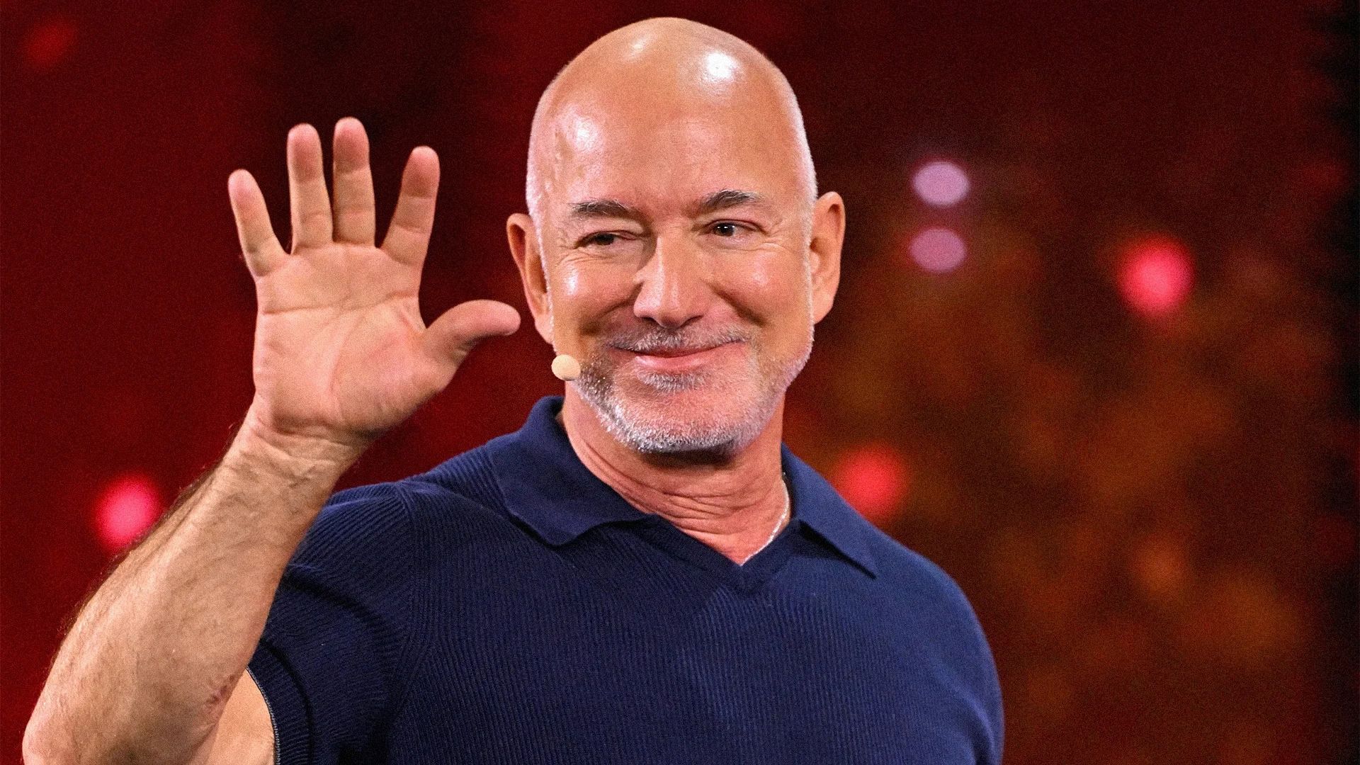 أضاف جيف بيزوس 13.6 مليار دولار إلى ثروته، ليستعيد بذلك مركز ثاني أغنى شخص في العالم