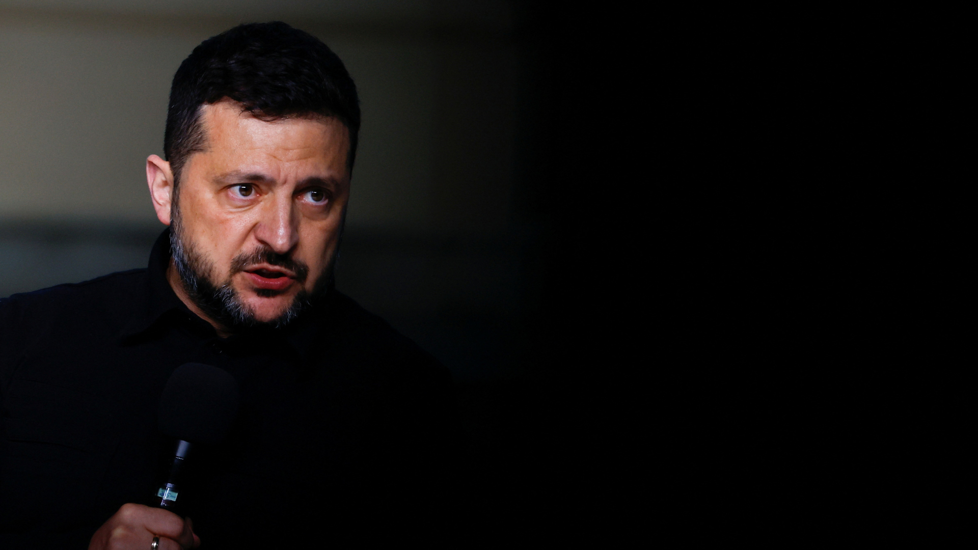 زيلينسكي: أوكرانيا تستهدف منشأتين نفطيتين روسيتين