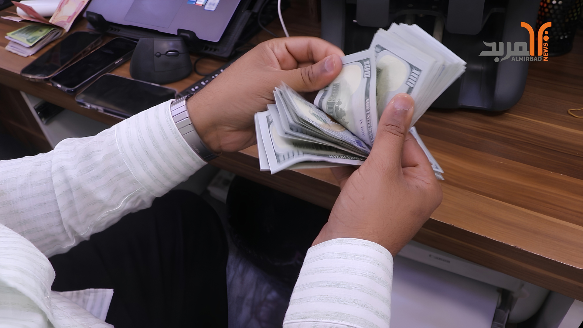 العراق يرفع سعر الدولار لدعم الاقتصاد المحلي 