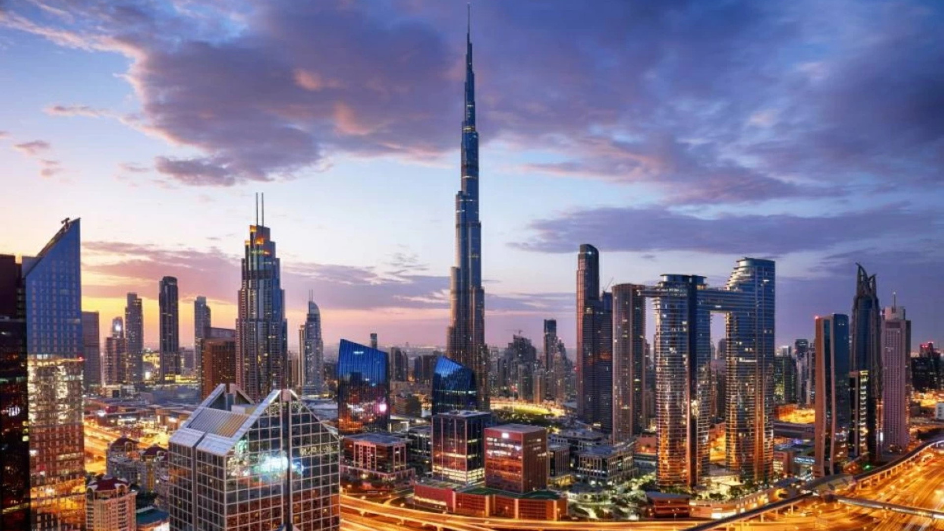 الناتج المحلي الإجمالي للإمارات يتراجع بأكثر من 2% إلى 476.9 مليار درهم في الربع الثاني 