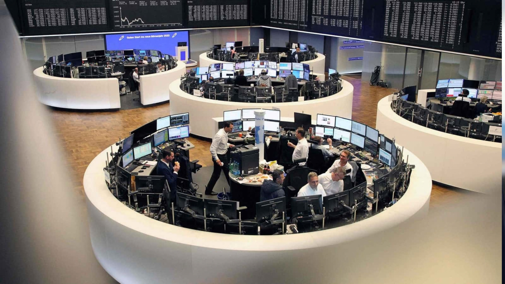ضغوط سوق السندات تربك خطط دول أوروبية مثقلة بالديون