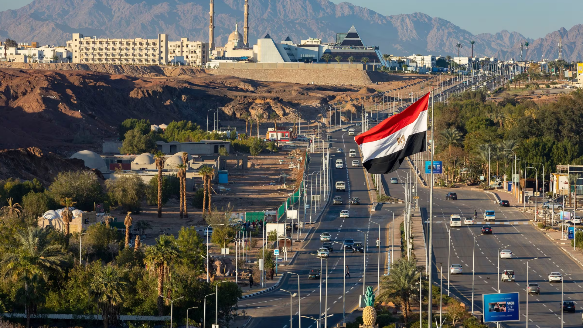 تراجع التضخم السنوي بالمدن المصرية إلى 13.9% في سبتمبر 