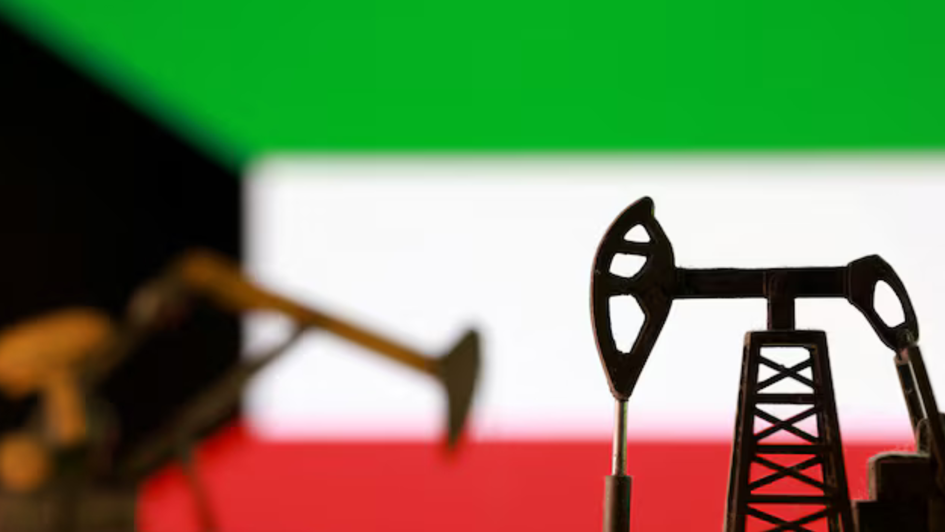 الكويت تخفض سعر بيع النفط الخام لآسيا في نوفمبر