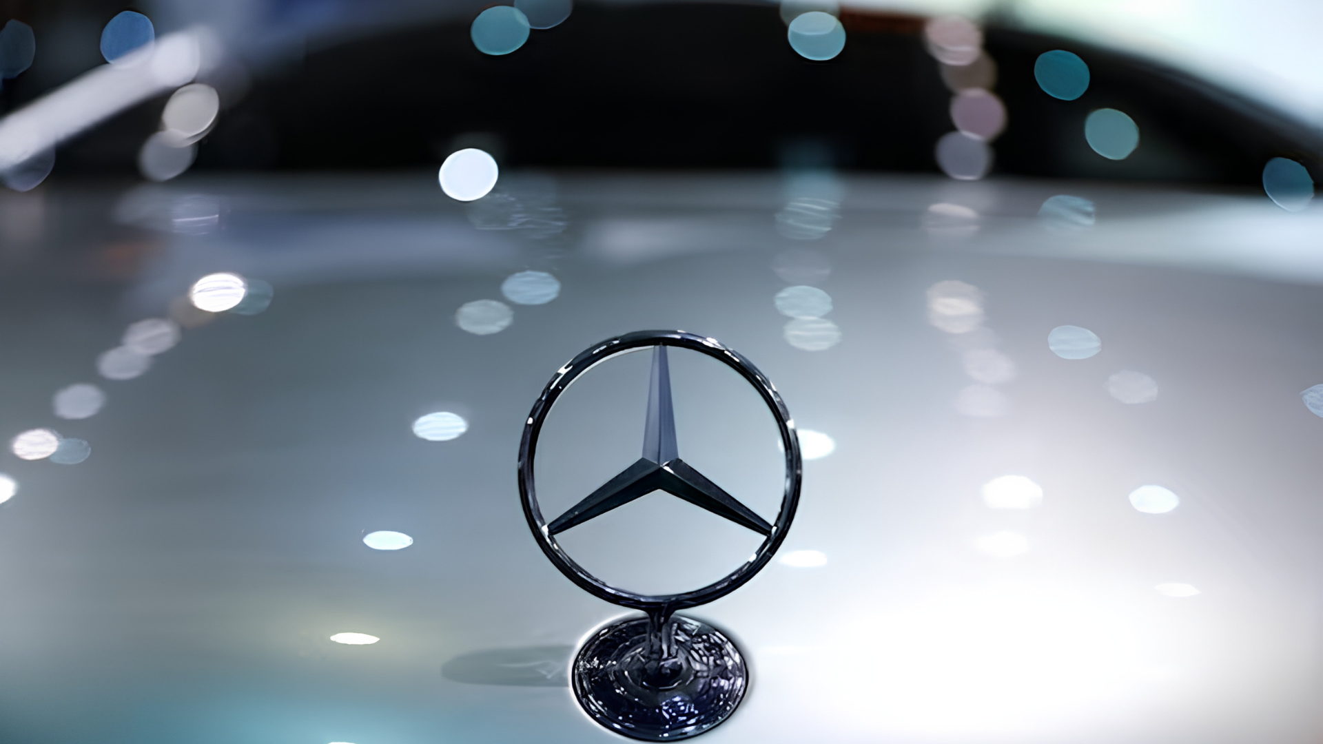مرسيدس تكشف عن سيارة SUV كهربائية لتوسيع تشكيلتها المتميزة