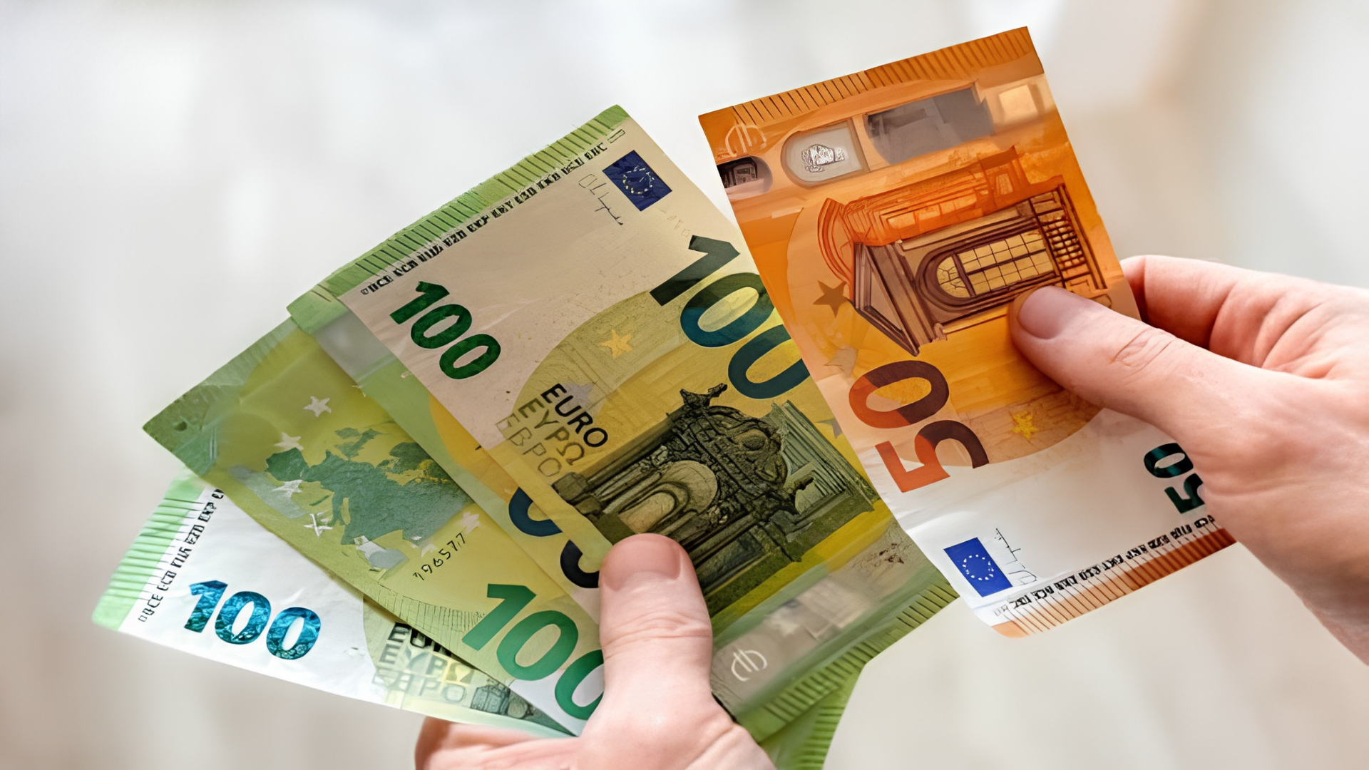 صناديق التحوط ترفع رهاناتها على هبوط اليورو إلى أعلى مستوى منذ 2020