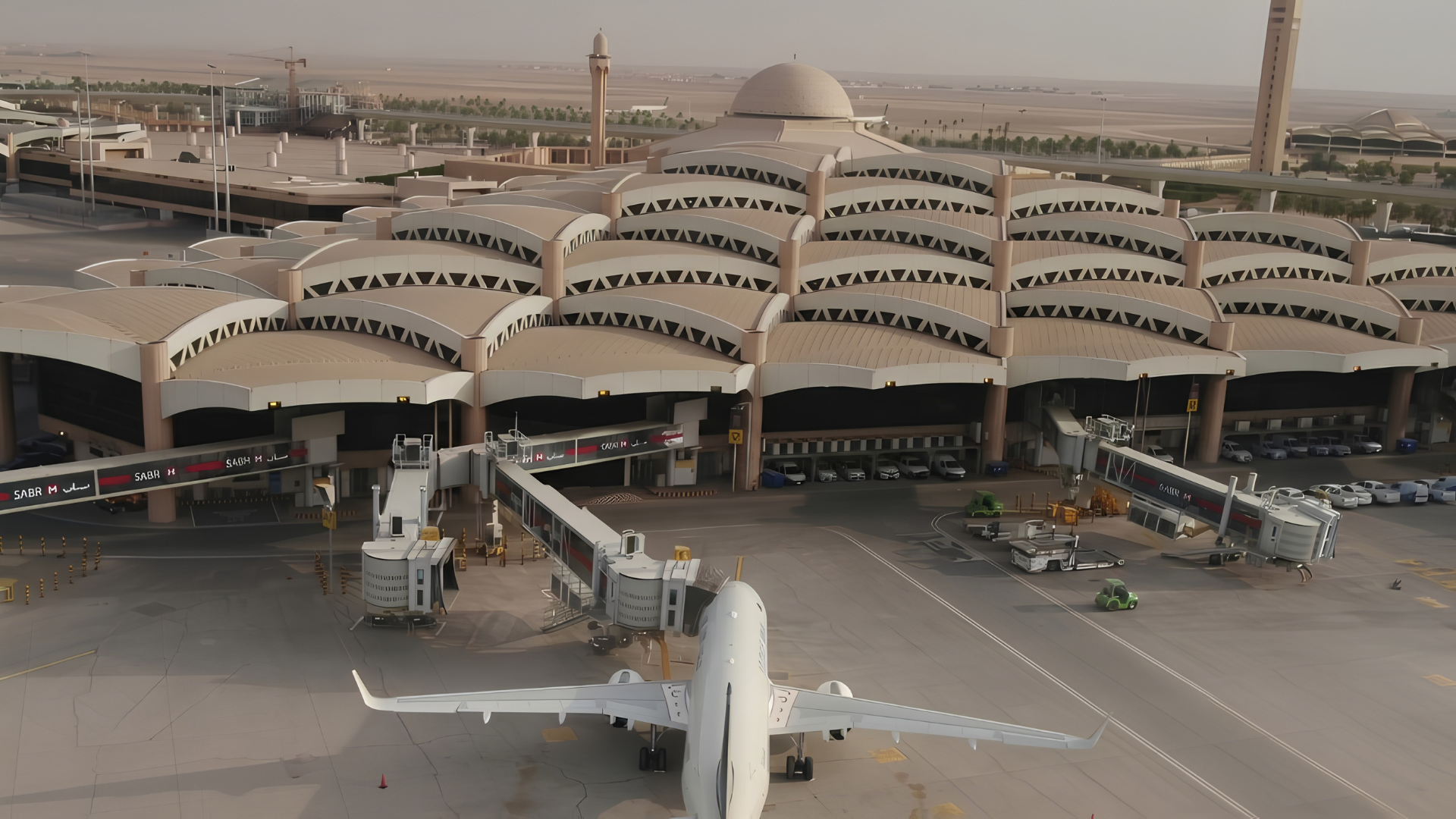 مطار الرياض يستأنف الرحلات جزئياً بعد إغلاق استمر أسبوعين