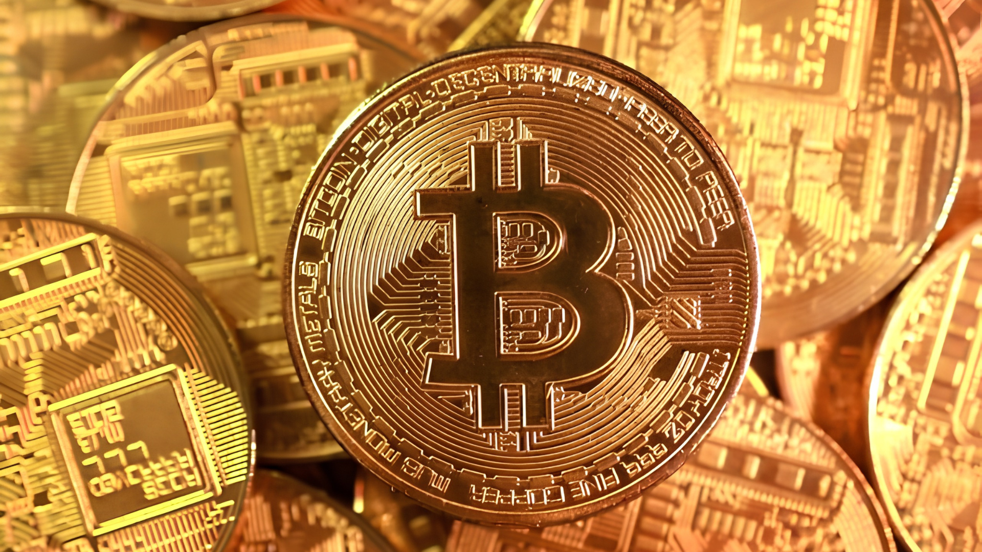 البتكوين يهبط دون 77 ألف دولار بعد اختراق بينانس